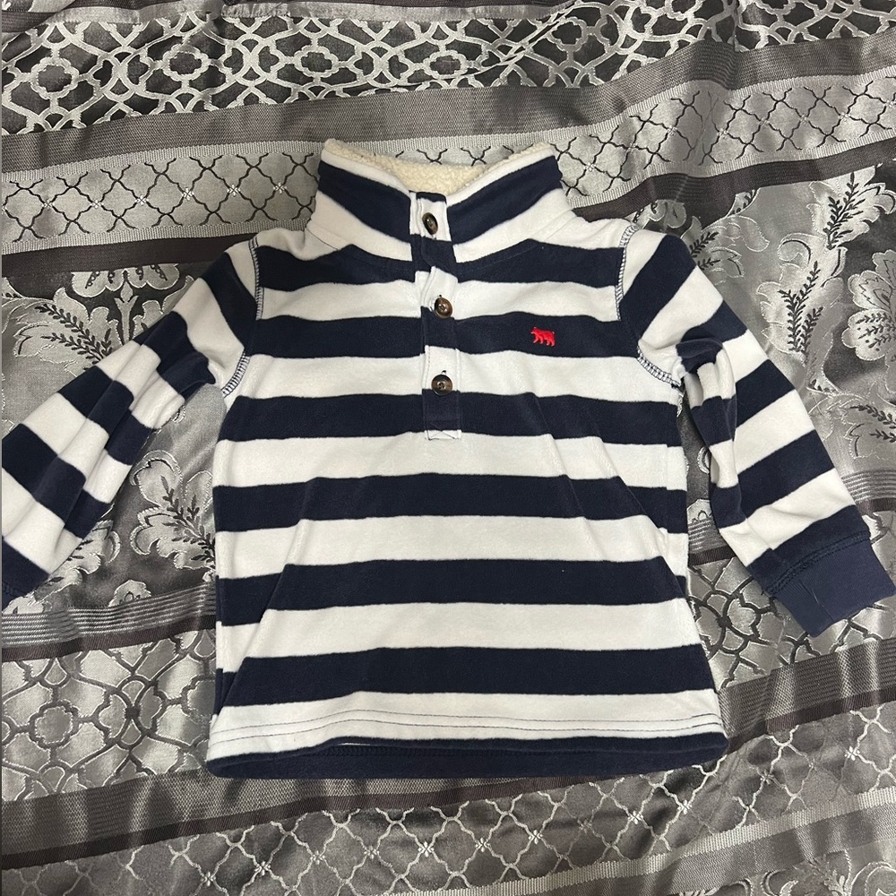 Carter’s 2T Boys Sweater.